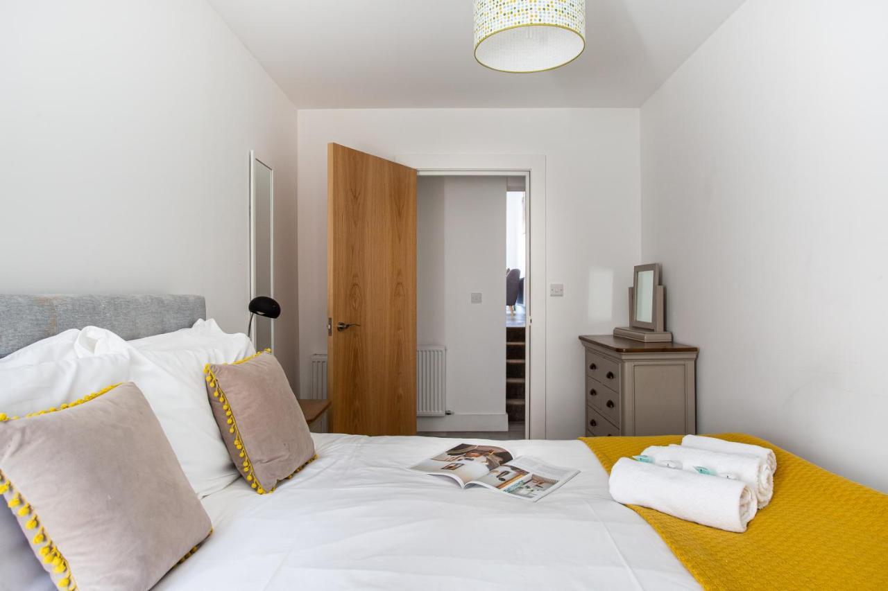 Modern Luxury Apartment, Sleeps 6, Best Location Белфаст Екстериор снимка