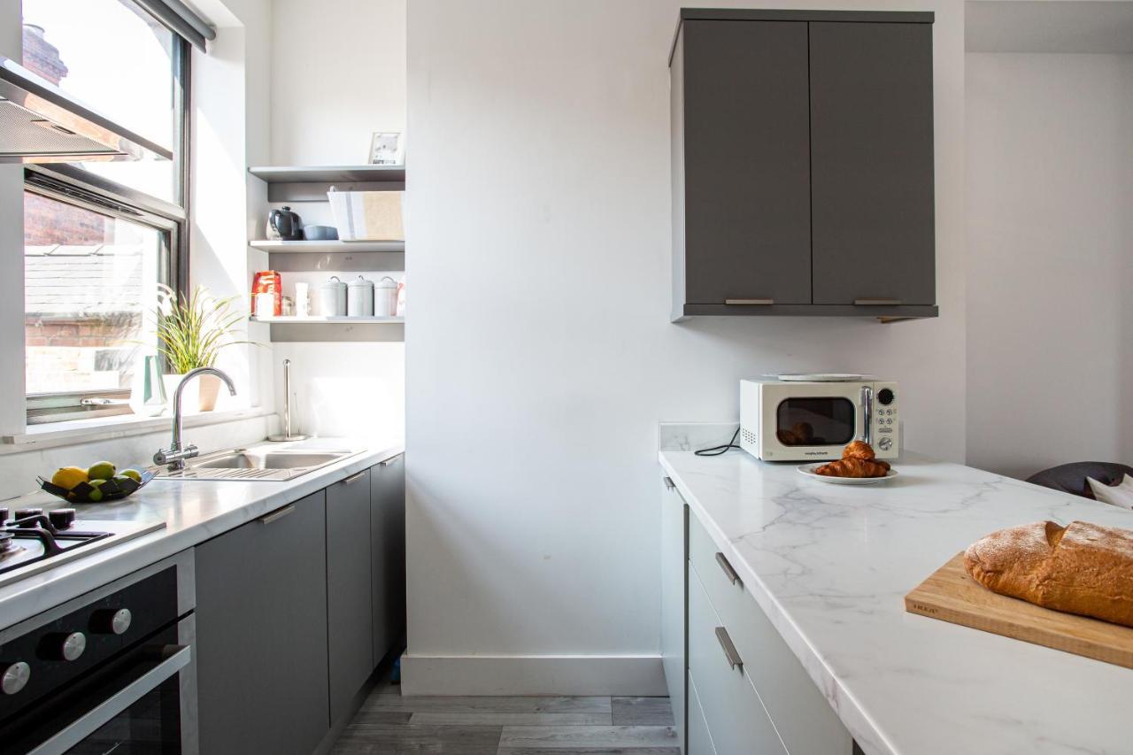 Modern Luxury Apartment, Sleeps 6, Best Location Белфаст Екстериор снимка