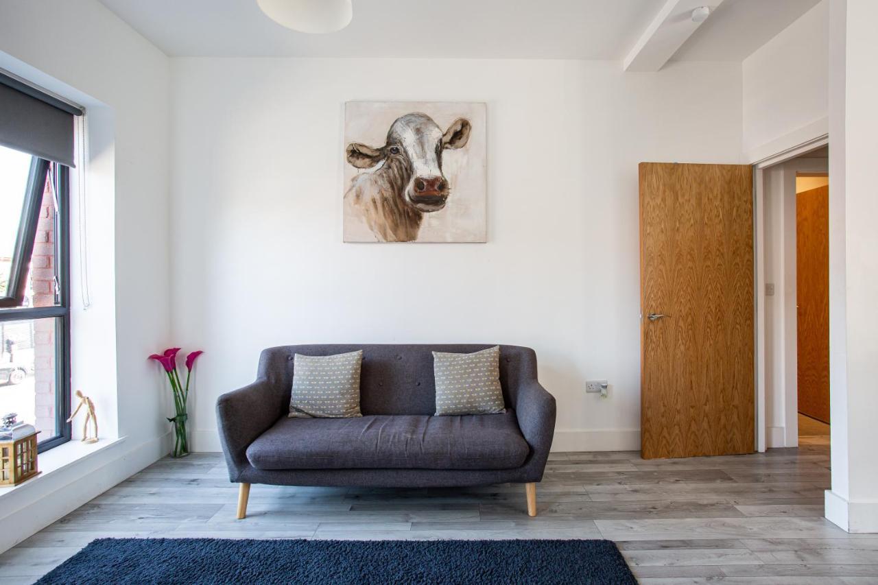 Modern Luxury Apartment, Sleeps 6, Best Location Белфаст Екстериор снимка